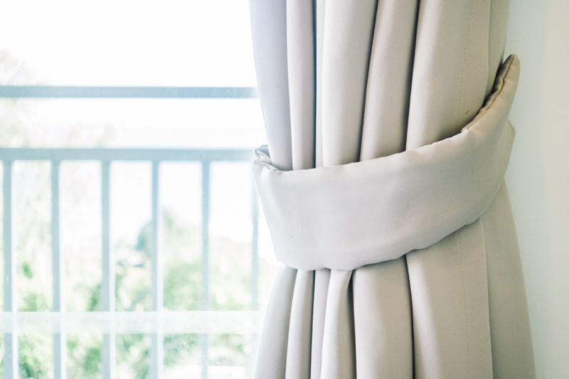Cortina de Tecido Grosso: Como Escolher e Decorar com Estilo Cortina de Tecido Grosso: Como Escolher e Decorar com Estilo