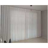 cortina de tecido em trilho Santa Inês